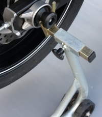 Ständeraufnahme - Sturzpads Hinterrad Yamaha MT-07 ab 2014 - 2019