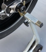 Ständeraufnahme - Sturzpads Hinterrad Yamaha MT-07 ab 2014 - 2019